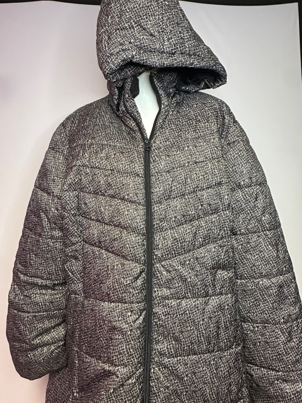 Xersion Black and Gray Puffer Jacket, LIKE NEW without the tags.